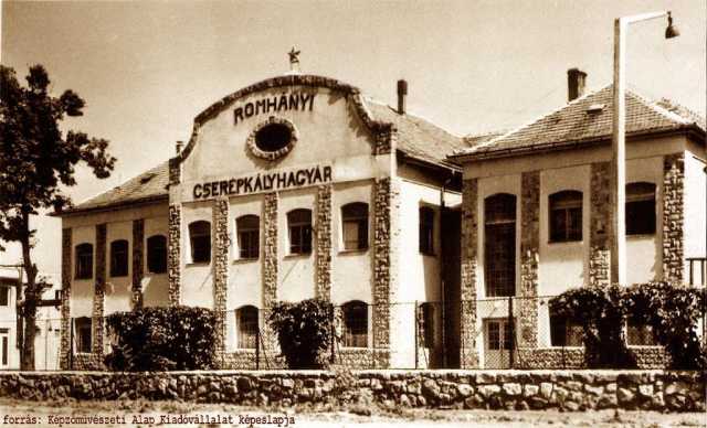 A romhányi kerámiagyár, melynek termékeit az iparvasúton szállították ki a Magyar Királyi Államvasutak mellékvonalához, a romhányi végállomásra