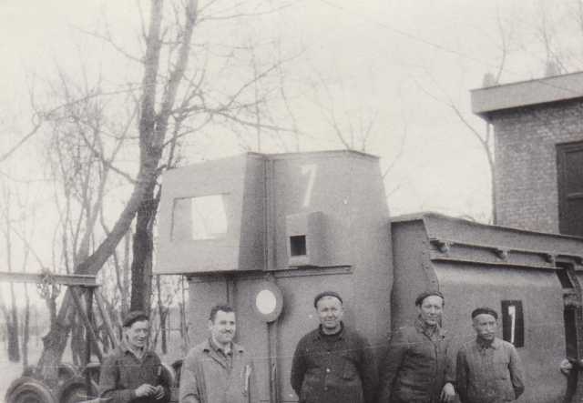 Vagon javító csoport ( balról. Kocsis Gy. Bottyán T. ( raktár vezető) Kovács L. Hetzer K. Rácz J.)