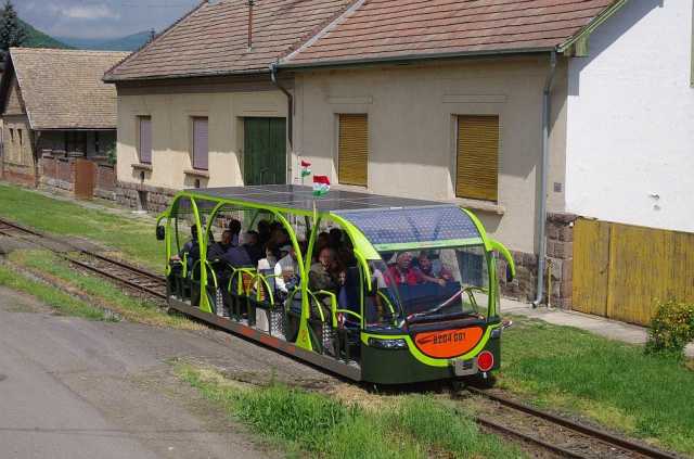 Vili Szokolyán halad át Királyrét felé