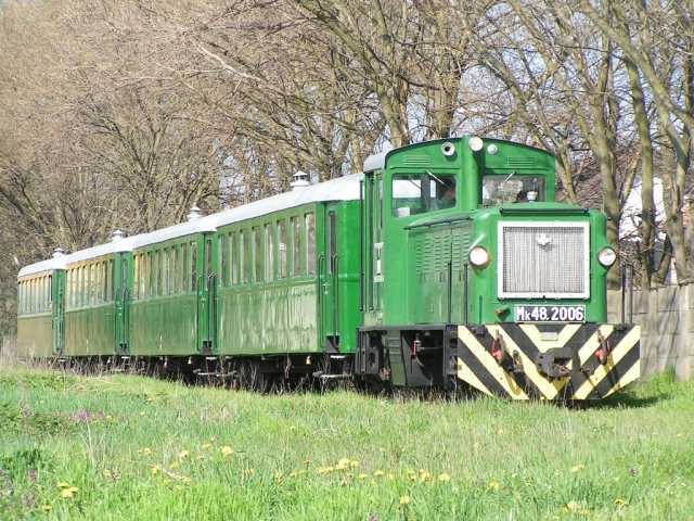 Az Mk48 2006-os négy újrafestett kocsival a Fatelepen